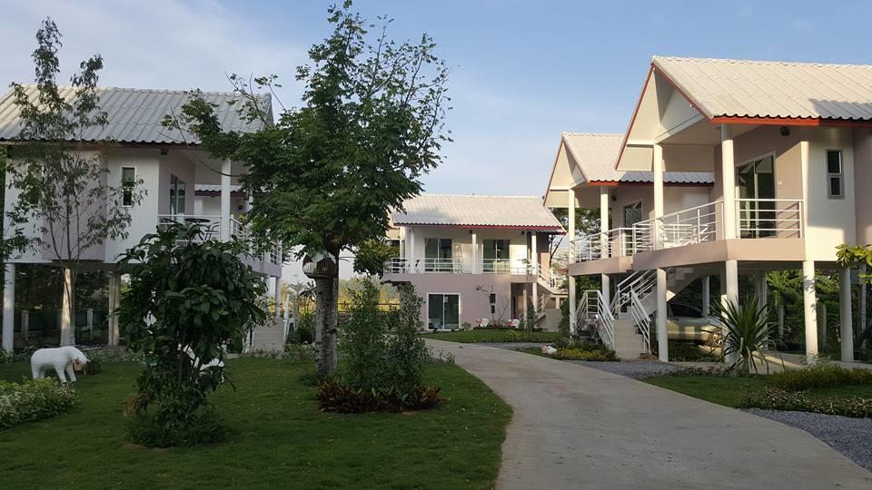 Hotel Baan Suan Geb Tawan Lop Buri Exteriér fotografie